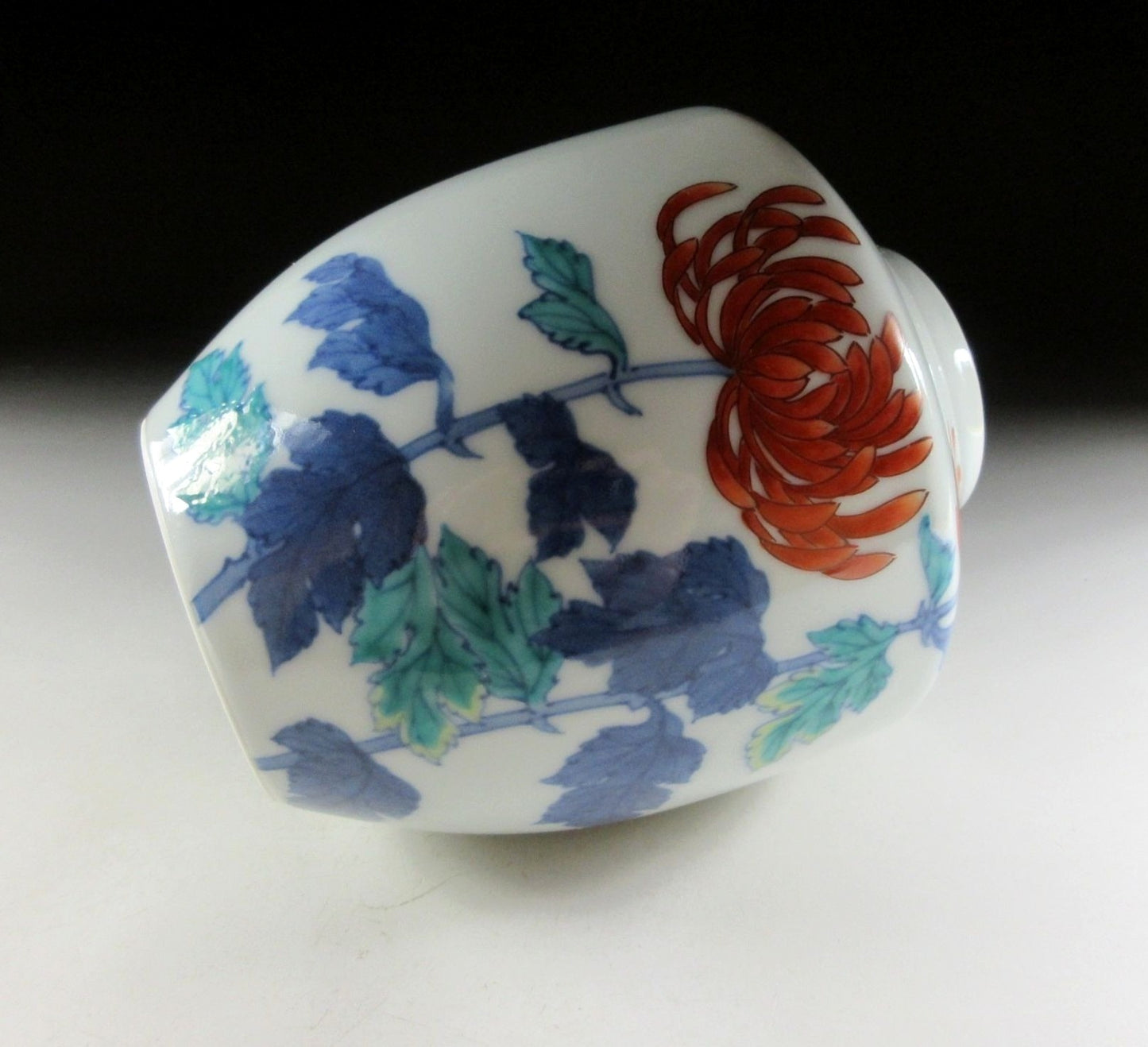Imaizumi Imaemon XII Iro-Nabeshima Vase