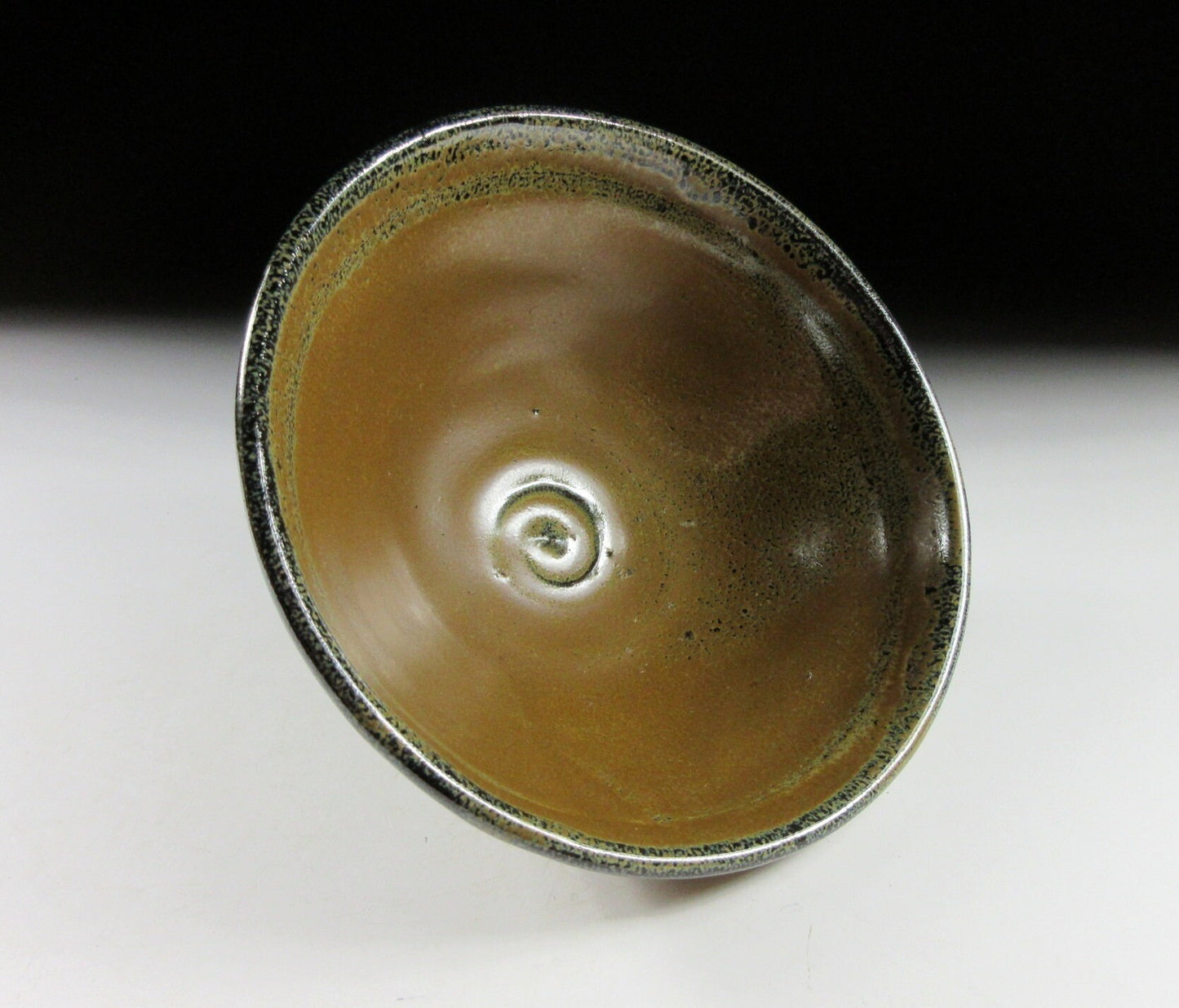 Hakuun Gama Onta-ware Hira Chawan