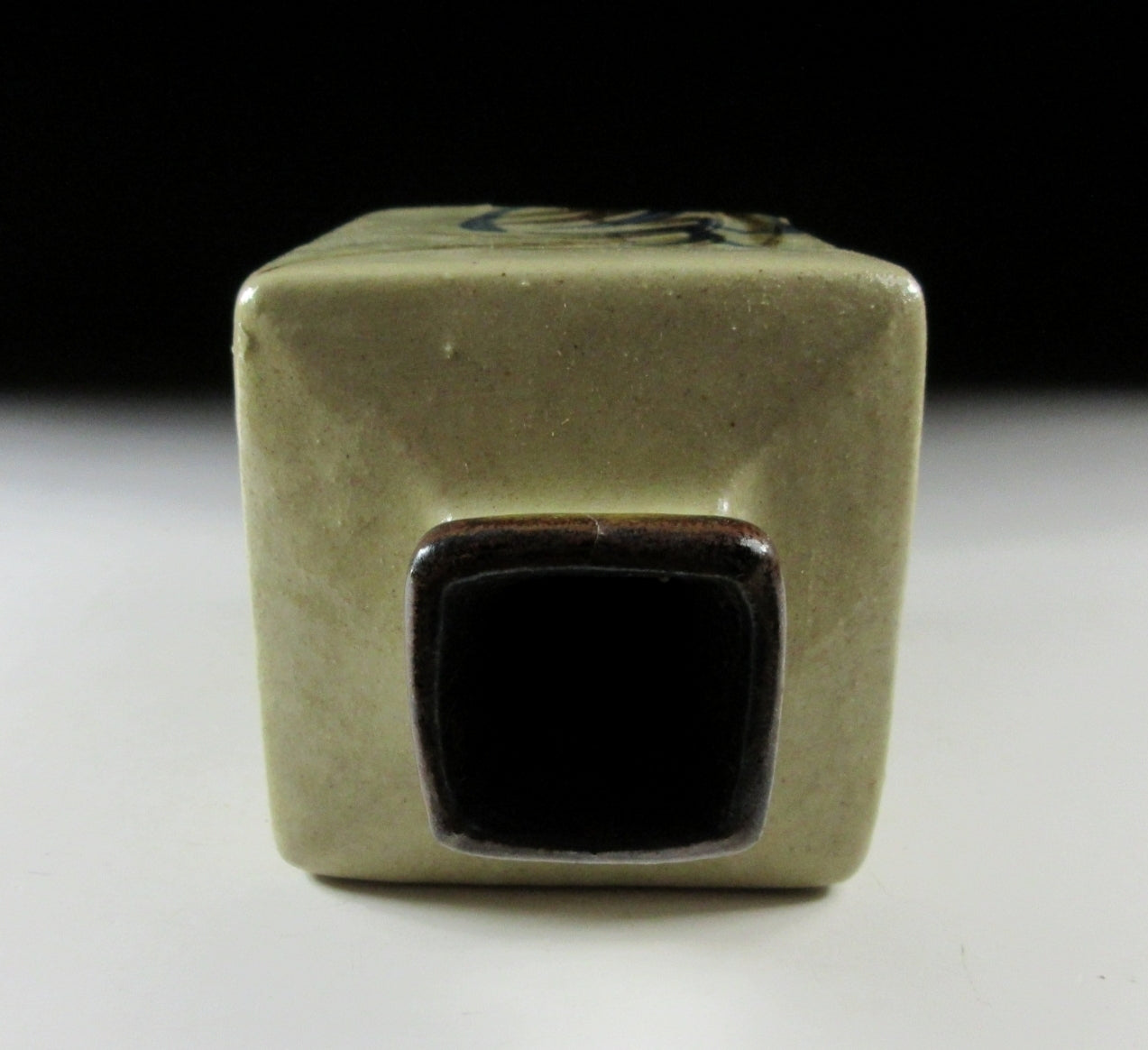 Small Ryukyu-ware Vase