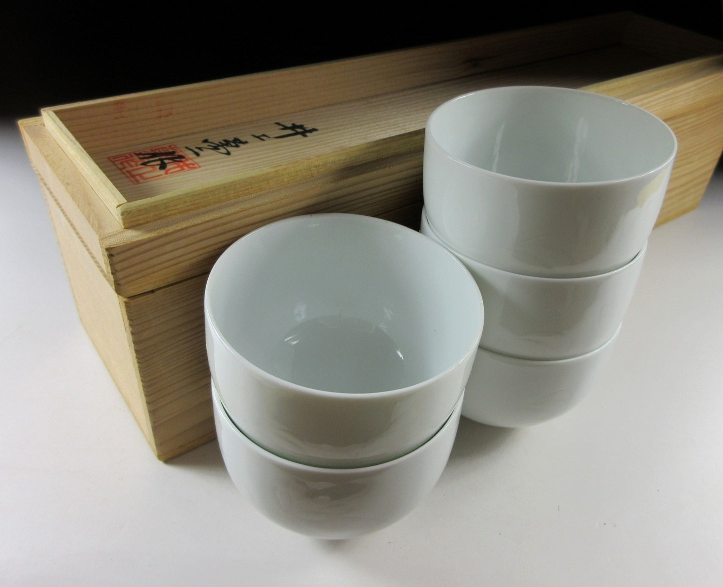 Inoue Manji Hakuji Glaze Porcelain Tea Cups