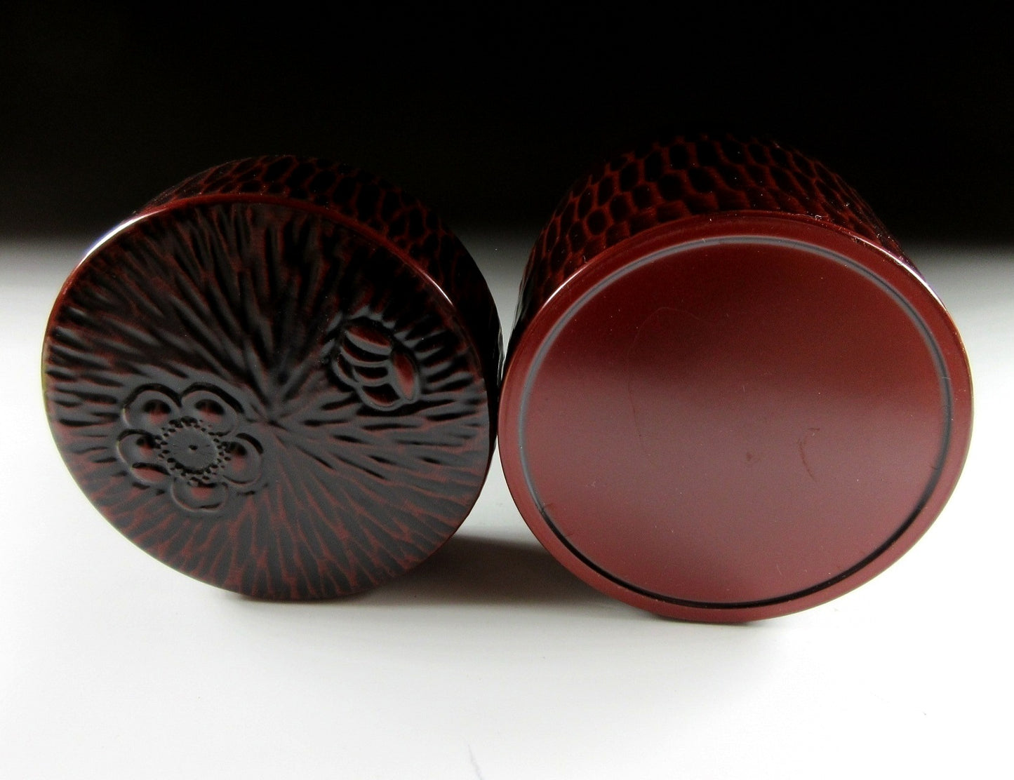 Resin Kamakura-bori Tea Caddy and Lacquered Spoon
