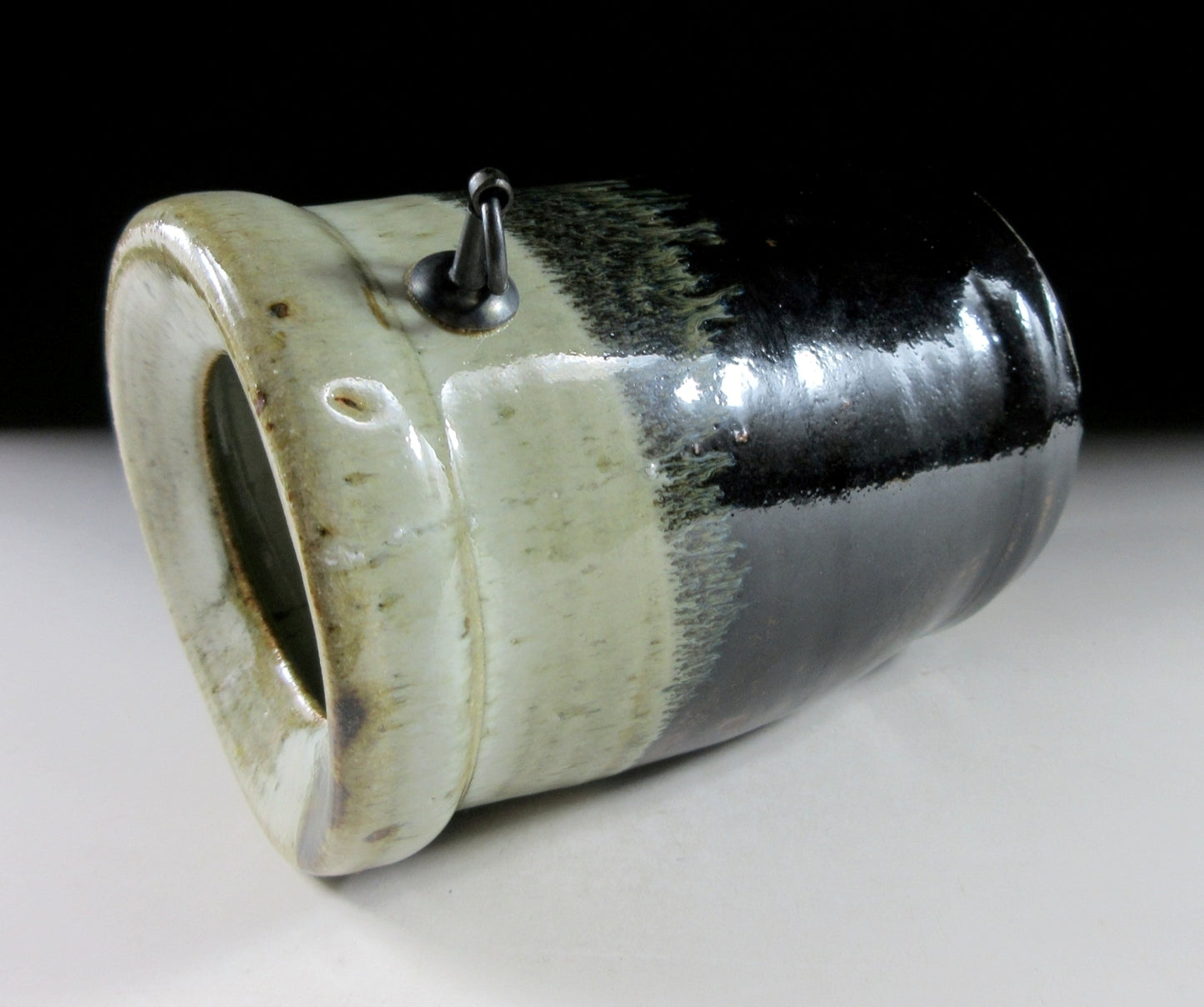 Nakazato Taroemon XIII Karatsu-ware Hanging Vase