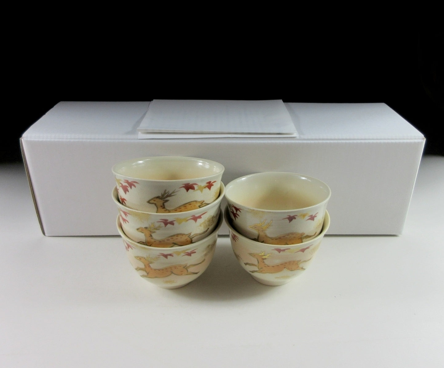 Yagi Kaiho Deer with Momiji Tea Cups