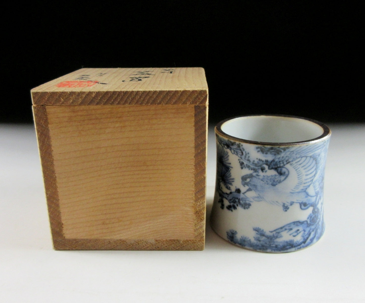 Shimodo Ryohei Kutani-ware Hawk Futaoki