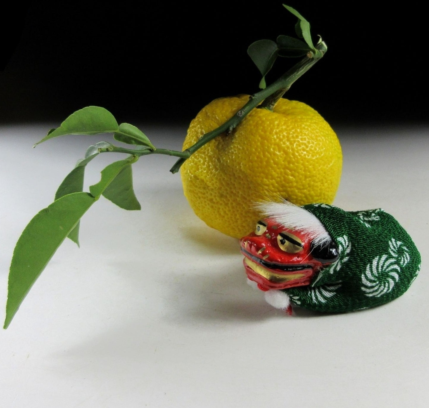 'Otedama' Shishimai New Year Decoration