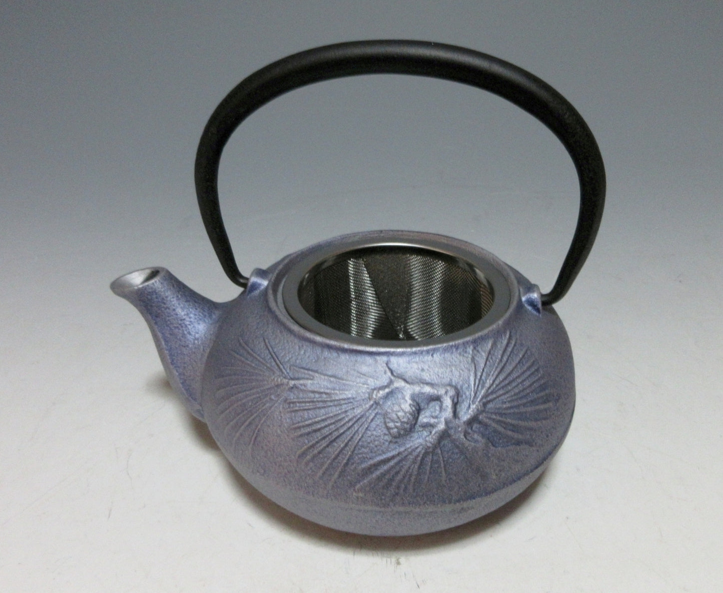 'Ryoji' Nambu Tekki Pine Pattern Tetsubin