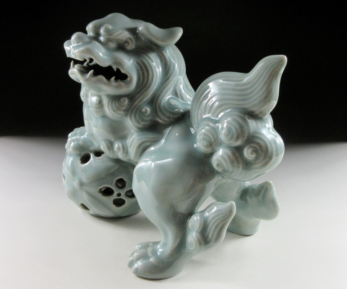 Sanda-ware Foo Lion Okimono