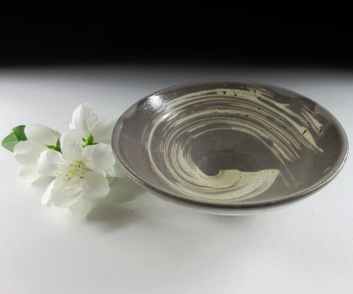 Small Onishi Rakusai Akahada-ware Hira Chawan
