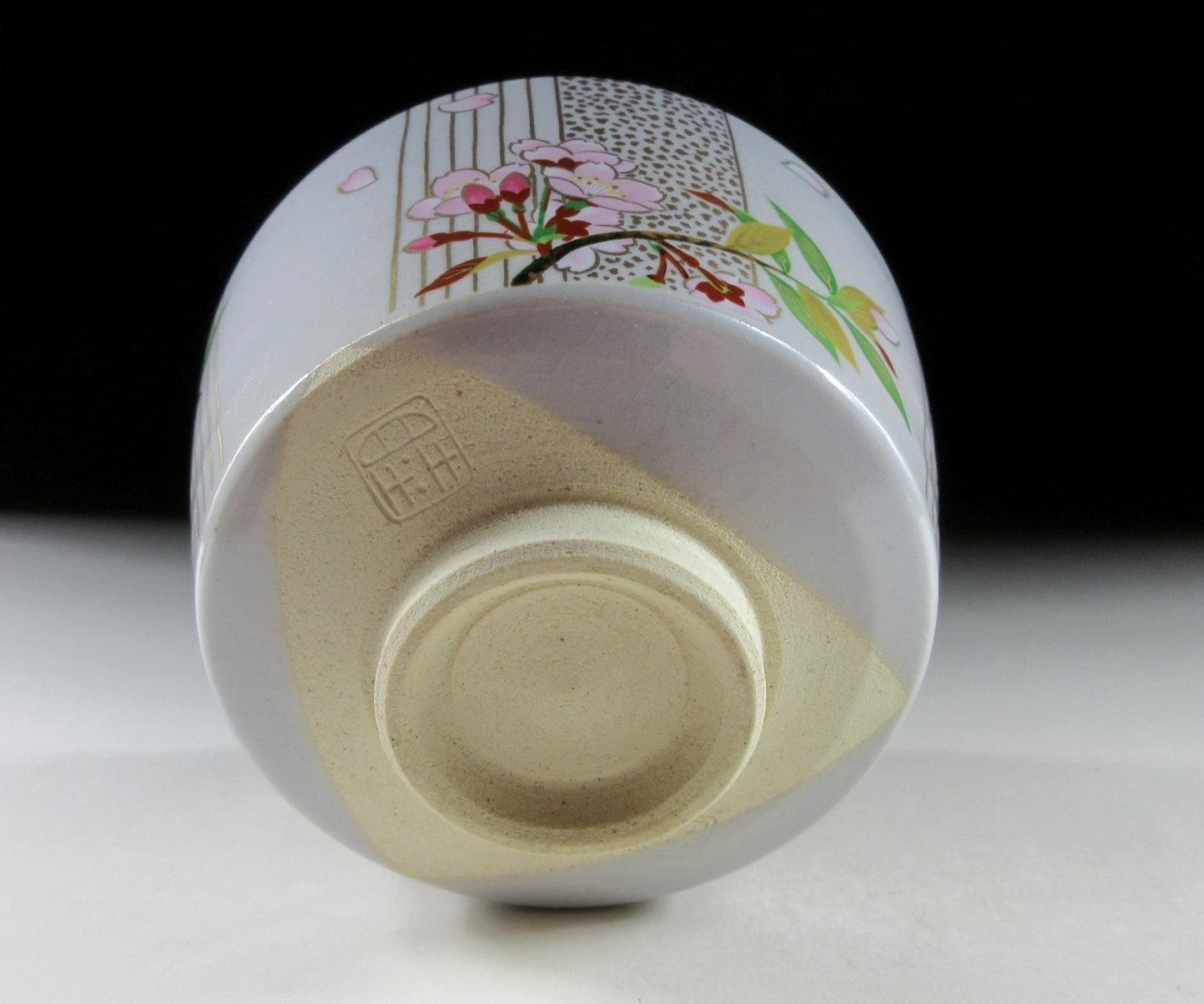 Kuwano Mutsuko 'Gosho no Hana' April Chawan