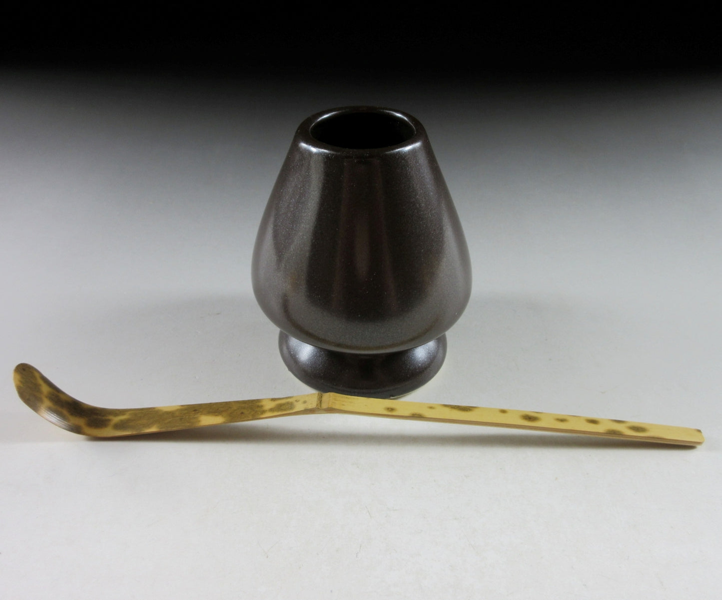 Iron Glaze Kusenaoshi and Shimitake Chashaku Set