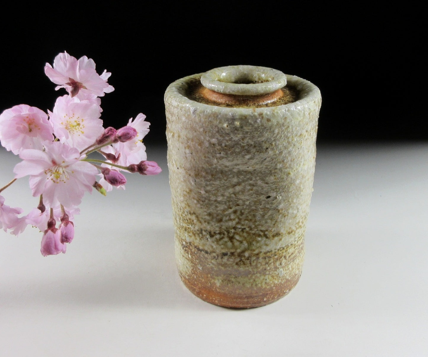 Small Shigaraki-ware Hanging Vase