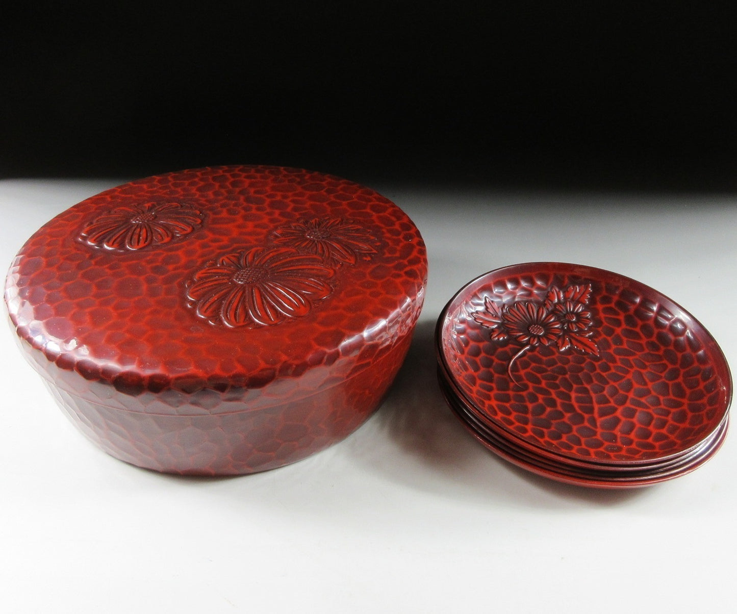 Imitation Kamakura-bori Plate Set