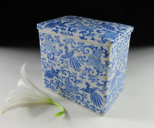 Small Porcelain Danju with Phoenix Decoration