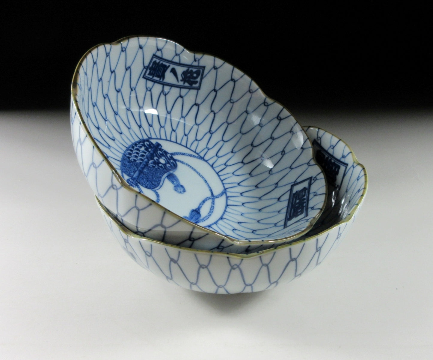 Pair of Sumo-Themed Bowls with Ami Pattern #1