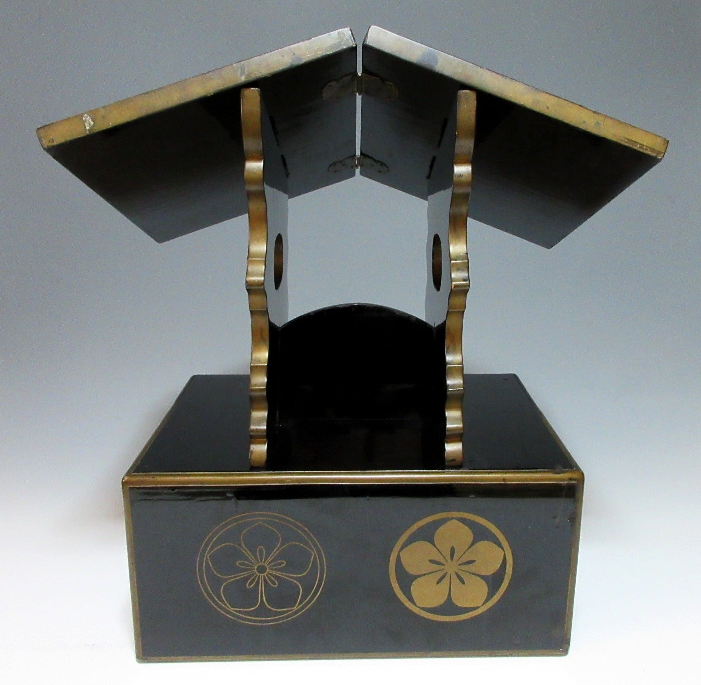 Buddhist Midai Lectern