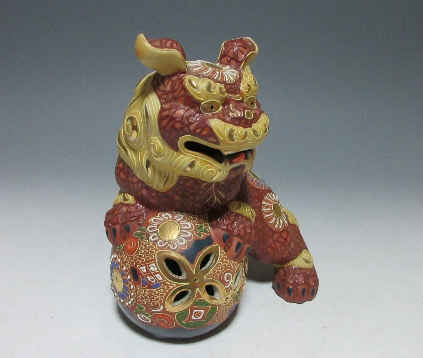 Small Kutani-ware Foo Lion Dog