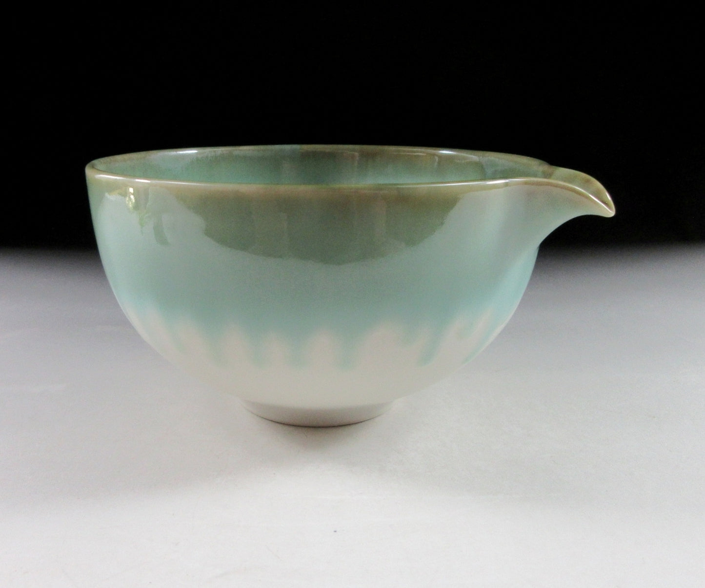 Chojuro Gama Katakuchi Tea Bowl