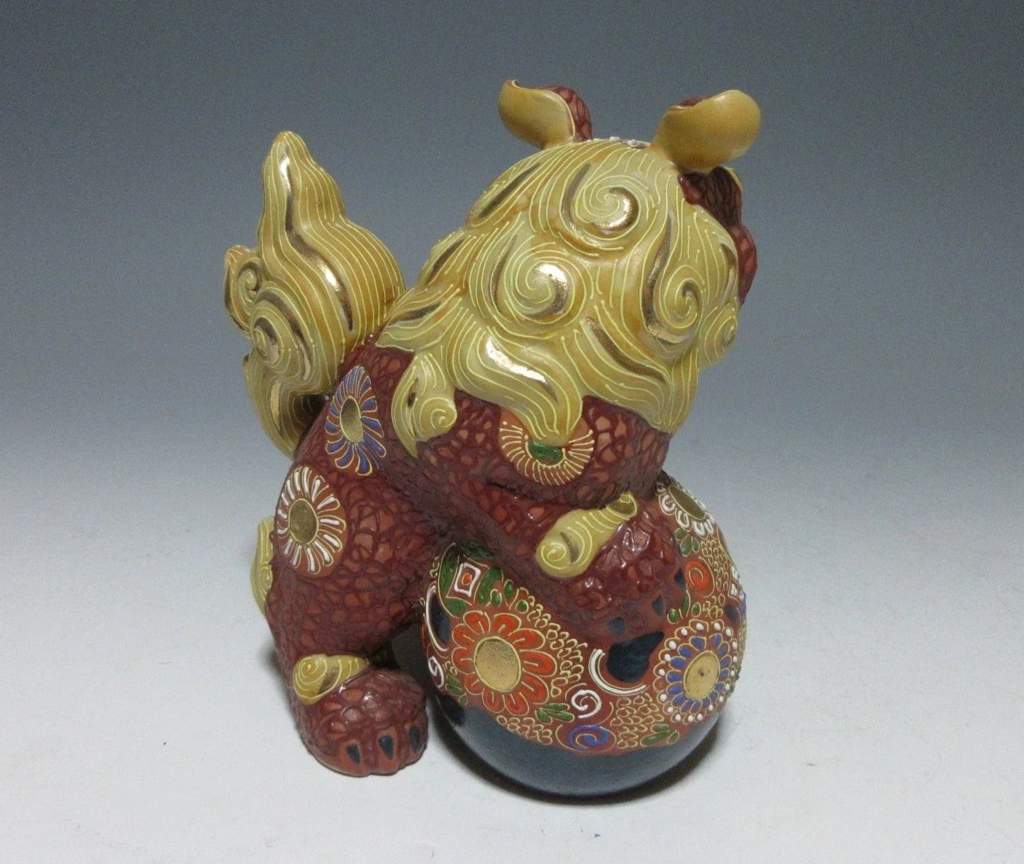 Small Kutani-ware Foo Lion Dog