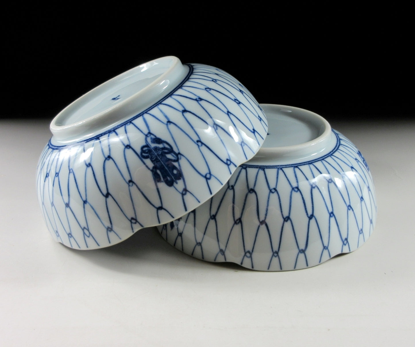 Pair of Sumo-Themed Bowls with Ami Pattern #1