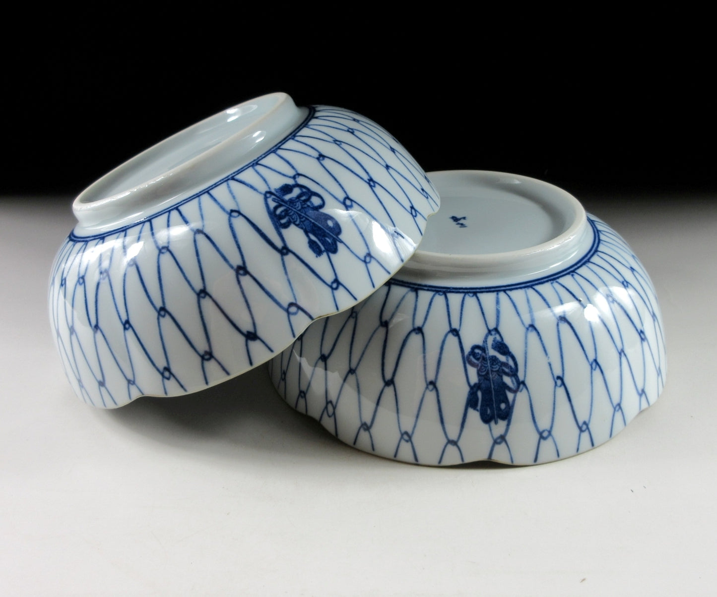 Pair of Sumo-Themed Bowls with Ami Pattern #2