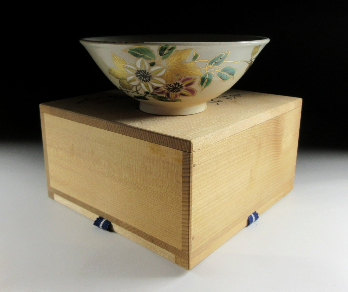 Kyo-ware Clematis Chawan