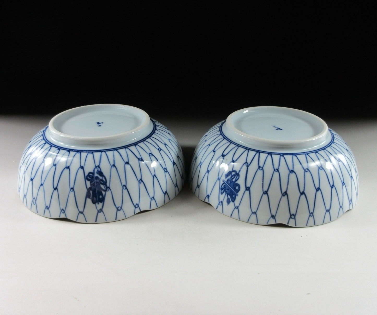 Pair of Sumo-Themed Bowls with Ami Pattern #1