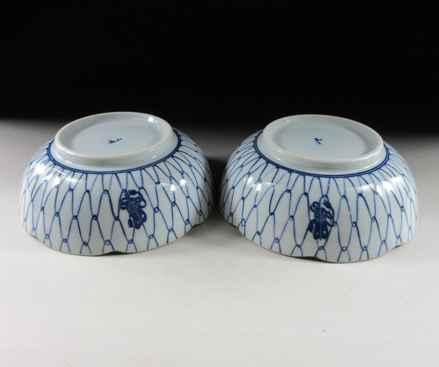 Pair of Sumo-Themed Bowls with Ami Pattern #2